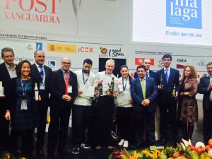 Los ganadores del Concurso de Cocina junto a las autoridades presentes.