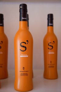 bodegas-sauci-vino-naranja-2-fileminimizer