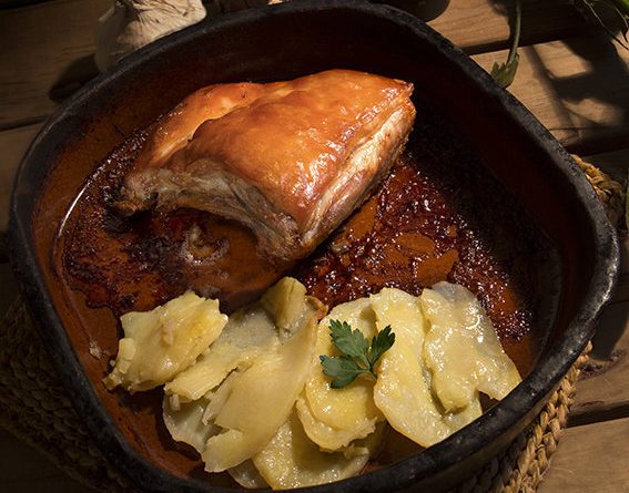 Miguel Grande y el Cochinillo de Segovia con Marca de Garantía - ORIGEN