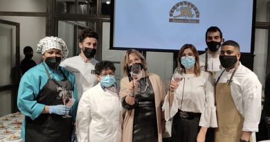 La nueva marca «Lechazo Asado de Aranda de Duero» se presenta con un showcooking La nueva marca «Lechazo Asado de Aranda de Duero» se presenta con un showcooking