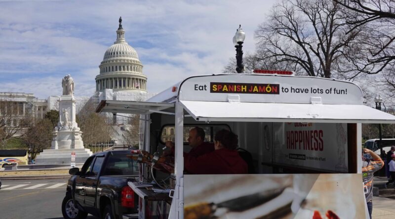 Slices of happiness: primer food truck de Jamón Español en USA