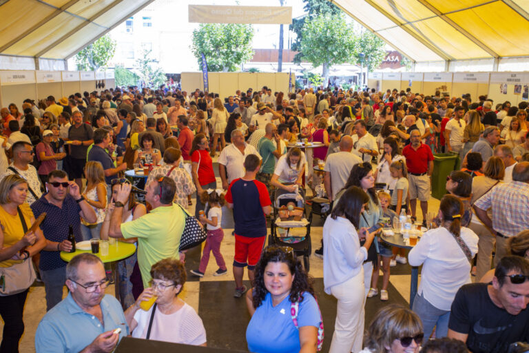 Feria del queso durante la Semana de la Torta (FILEminimizer)