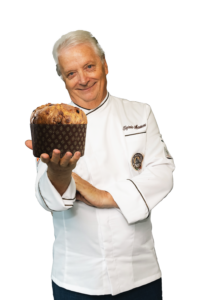 IGINIO MASSARI CON PANETTONE 