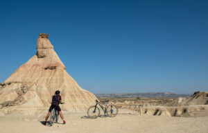 Bardenas Reales. Cabezo de Castildetierra ciclista (FILEminimizer)