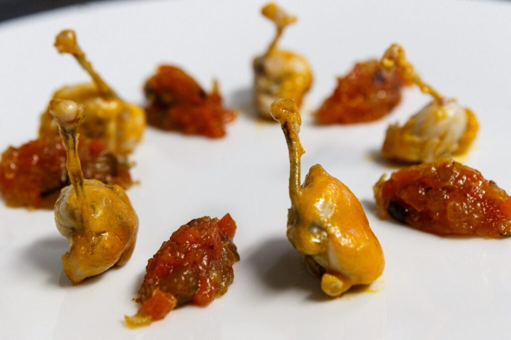 thumbnail 1- ancas de rana- fritada pimientos Benavente