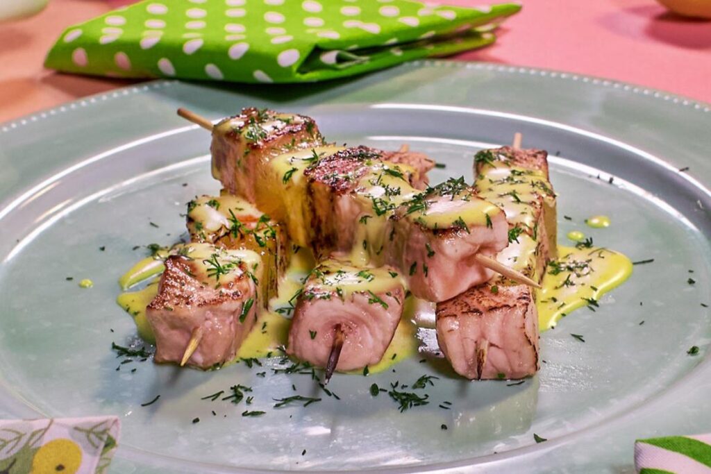 Brochetas de salmón y salsa holandesa cítrica (FILEminimizer)