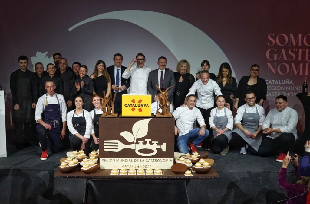 Foto familia, cóctel presentación Cataluña Región Mundial de la Gastronomía 2025 (FILEminimizer)