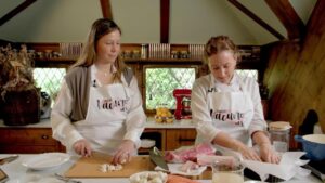 Leti Garnica y Bea Garaizabal (FILEminimizer)