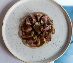 La Raquetista presa de cerdo ibérico con satay (1) (FILEminimizer)
