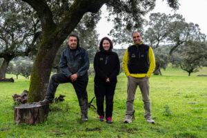 Pedro y Marta, de Sierra de Monfragüe, y Javier, de Jálama Outdoor