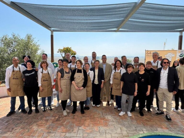 autoritats i organització amb el Gremi d'Hostaleria (FILEminimizer)