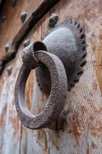 Aínsa. llamador de puerta (FILEminimizer)