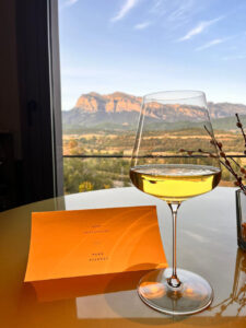 Aínsa. restaurante Callizo. vino y paisaje (FILEminimizer)