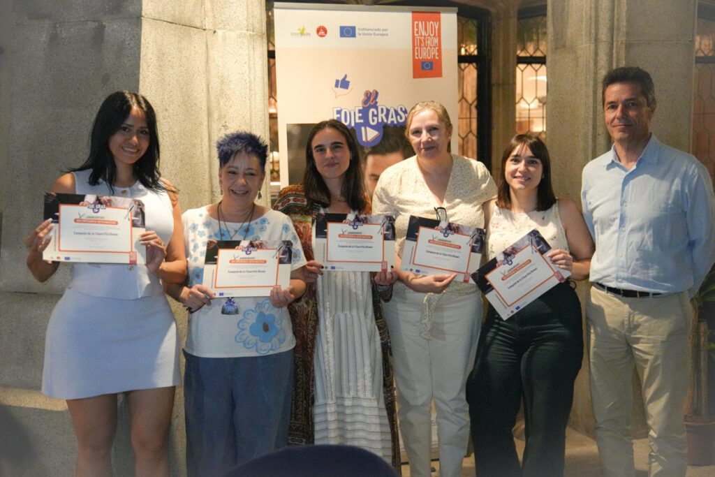 El equipo ganador junto al presidente de Interpalm (FILEminimizer)