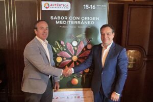 Auténtica y FIAB firman un acuerdo de colaboración para la edición 2025. Mauricio García de Quevedo, FIAB (izquierda) y Manuel Bueno, Auténtica (derecha) (FILEminimizer)