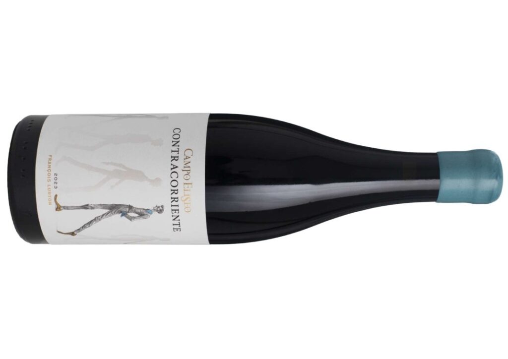 Botella de vino Campo Elíseo Contracorriente 2024 con etiqueta ilustrada