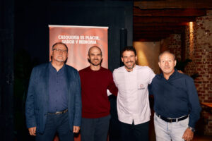 Presentación del Mapa de la Casquería en La Tasquería con varios ponentes.