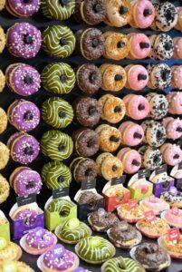 Variedad de donuts y postres presentados en Gastronomic Forum Barcelona