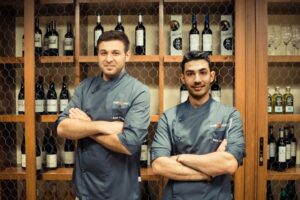 Rafael Gaona y Álex Modruj, chefs del restaurante Sabores en Logroño.