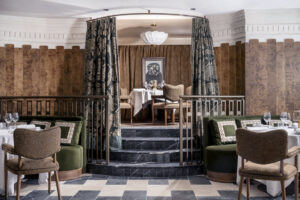 Interior del restaurante Ramon Freixa en Madrid con decoración elegante.