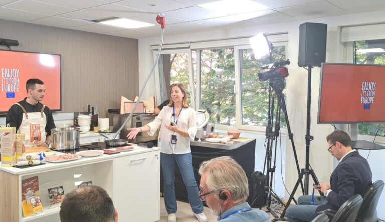 Participantes en un taller sobre alta charcutería en Carnimad.