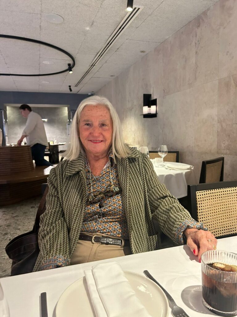 Chelo Gámez, fundadora de Dehesa Monteros, en un restaurante