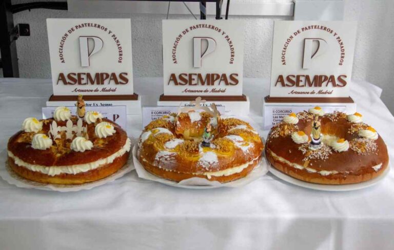 Tres coronas de la Almudena en concurso de pastelería