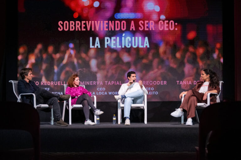 Panel de discusión en el evento Disruptiva 2025 sobre restauración y gastronomía.
