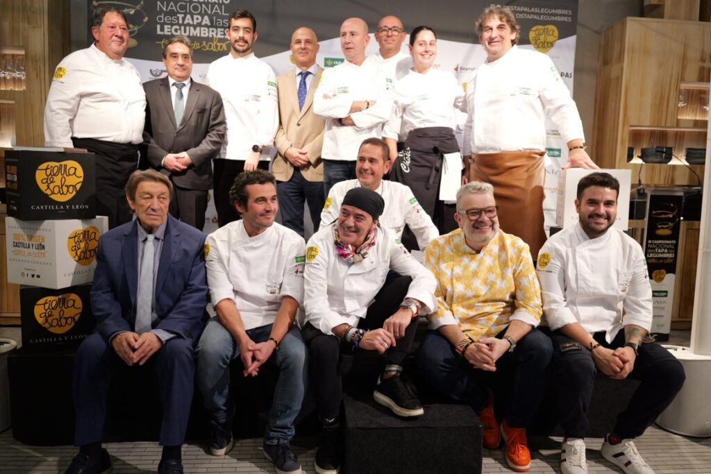 Chefs y autoridades en la presentación del campeonato de legumbres