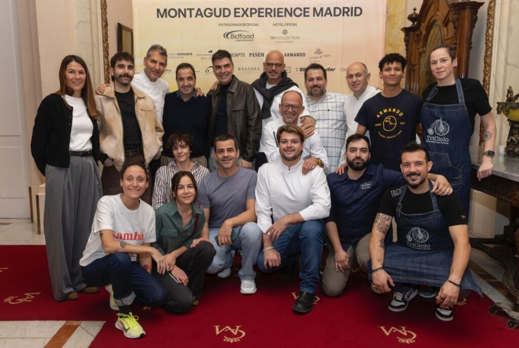 Grupo de chefs y profesionales en el evento Montagud Experience en Madrid