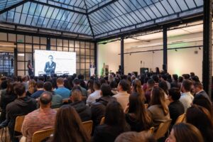 Evento de jóvenes talentos en gastronomía en Madrid con ponentes y audiencia