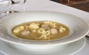 Plato de escudella con galets y pelota en La Venta Barcelona