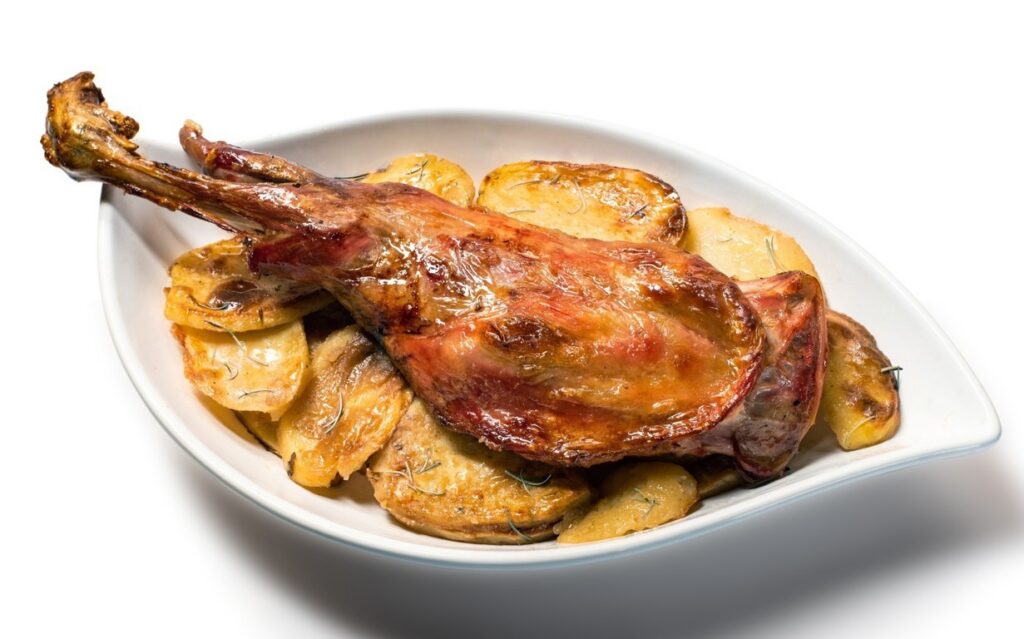 Plato de Ternasco de Aragón asado con patatas