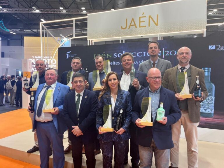 Entrega de premios a los mejores aceites de oliva en Fitur 2026.