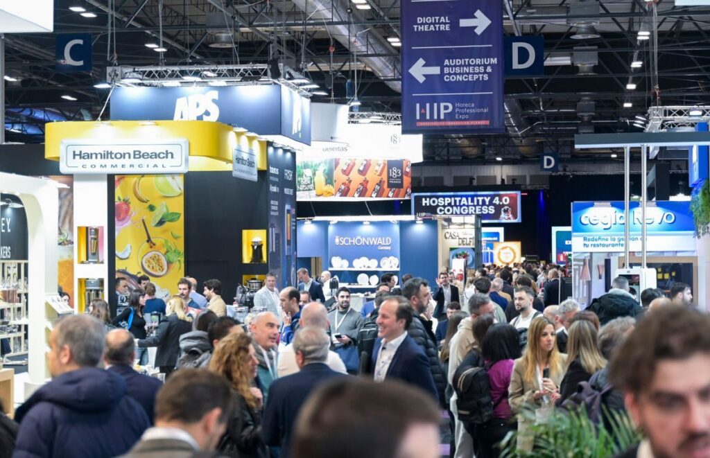 Imagen de la feria HIP 2026 en Ifema Madrid con asistentes y stands