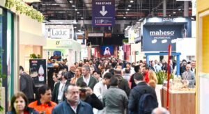 Multitud de personas en la feria HIP 2026 en Madrid