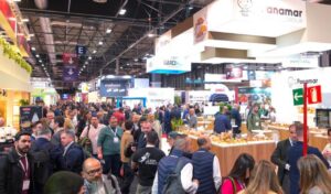 Multitud de profesionales en la feria HIP 2026 en Madrid