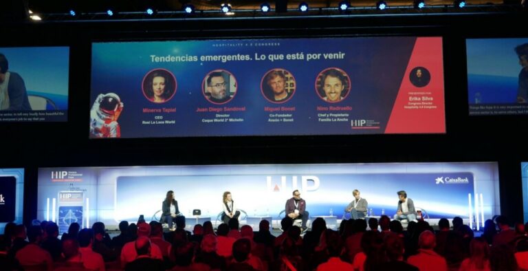 Panel de expertos discutiendo tendencias en el sector de la hostelería en HIP 2026