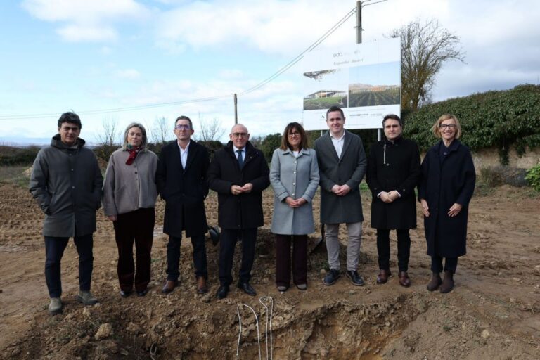 Acto de colocación de la primera piedra en EDA Drinks & Wine Campus en Laguardia