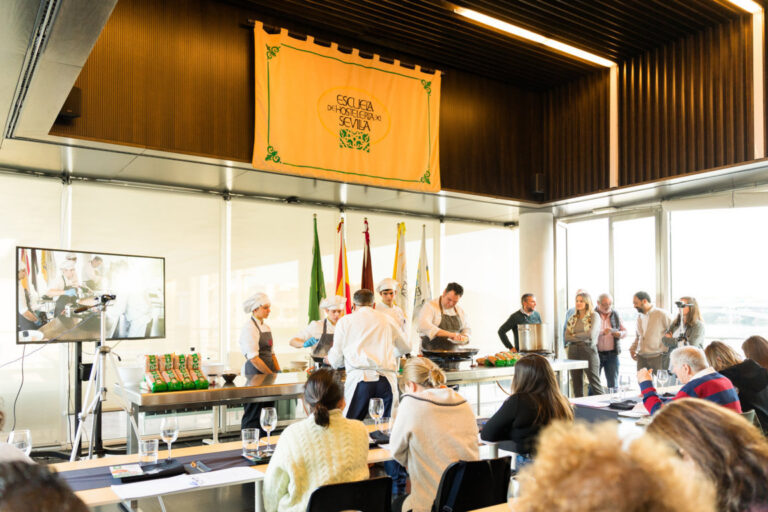 Participantes en el seminario de arroz en la Escuela de Hostelería de Sevilla