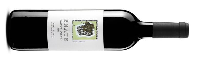 Botella de vino ENATE Selección Cabernet 2019 con diseño artístico