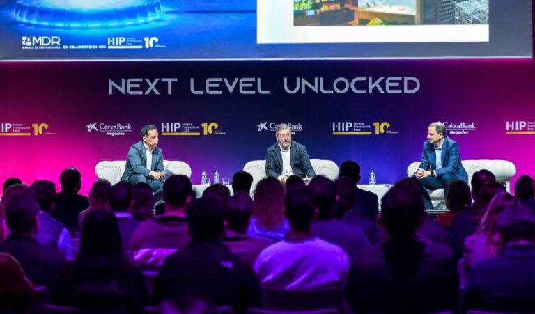 Joan Roca y Borja Hernández en una conferencia sobre hostelería en HIP 2026