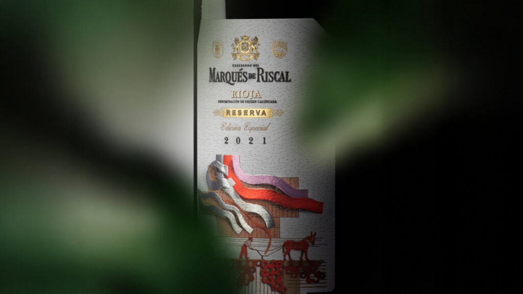 Botella de vino Marqués de Riscal Reserva Edición Especial 2021 con diseño artístico