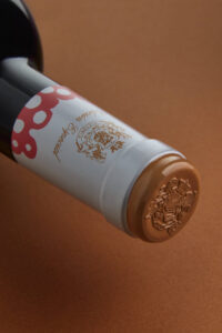 Detalle de la cápsula del vino Marqués de Riscal Reserva Edición Especial Risk All 2021