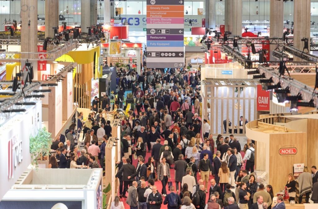 Multitud de profesionales en la feria Alimentaria Hostelco 2026