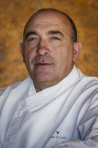 José Gordón, chef y propietario de Bodega El Capricho, en un evento gastronómico.