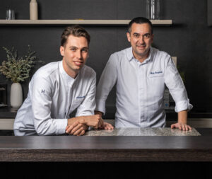 Chef Paolo Casagrande y Andrea Fiori en Osteria Condal en Barcelona
