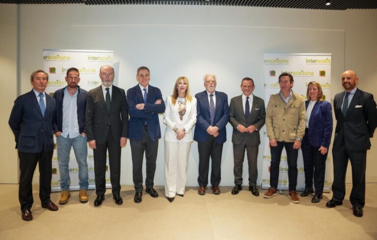 Reunión de representantes de Interaceituna y Andalucía Trade en Sevilla