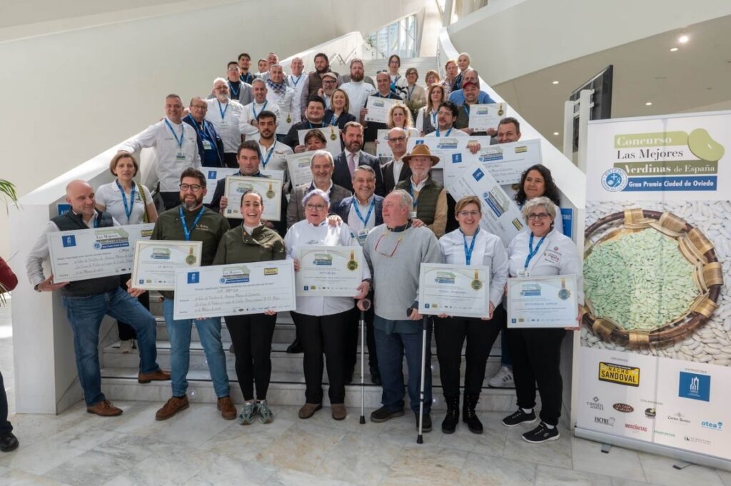 Participantes del concurso Las Mejores Verdinas de España en un evento gastronómico