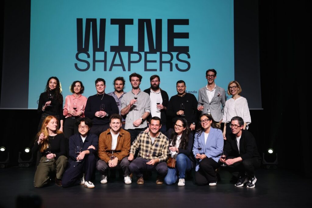 Grupo de jóvenes profesionales en el congreso Wine Shapers en Álava